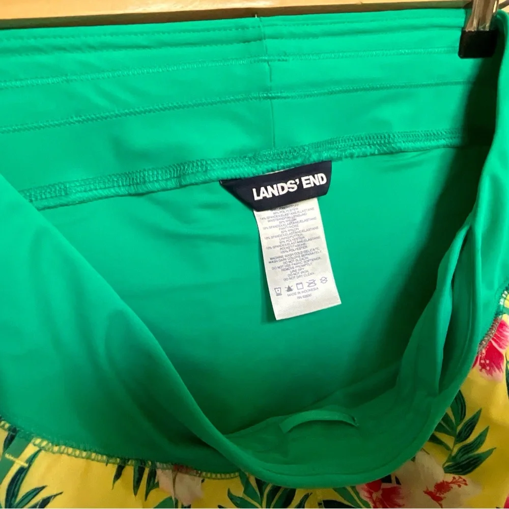 Lands' End Floral Swim/Board Shorts 5” NWOT - Picture 3 of 7